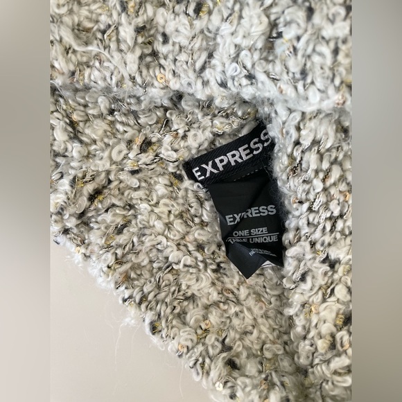 Express Knit Beanie Pom Pom Hat One Size fits most - Picture 5 of 12